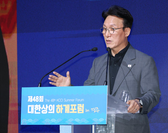 김민석 국무총리가 16일 경주 라한셀렉트 호텔에서 열린 제48회 대한상의 하계포럼에서 기조연설을 하고 있다. 사진제공=대한상의
