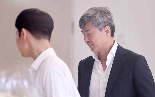 이종호 전 블랙펄인베스트 대표가 21일 서울 종로구 윤석열 전 대통령의 부인 김건희 여사 관련 의혹을 수사하는 민중기 특별검사팀 사무실에 조사를 받기 위해 출석하고 있다. 뉴스1
