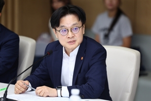 김정관 장관 “전략 가다듬는 중…협상 관련 우려 유념”