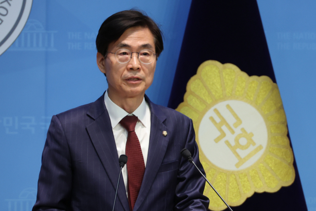 조경태 국민의힘 의원이 21일 서울 여의도 국회 소통관에서 당대표 출마 의사를 밝히는 기자회견을 하고 있다. 연합뉴스