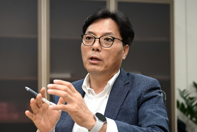 이충성 코람코자산신탁 신탁부문 대표가 14일 서울경제신문과 인터뷰를 하고 있다. 조태형 기자