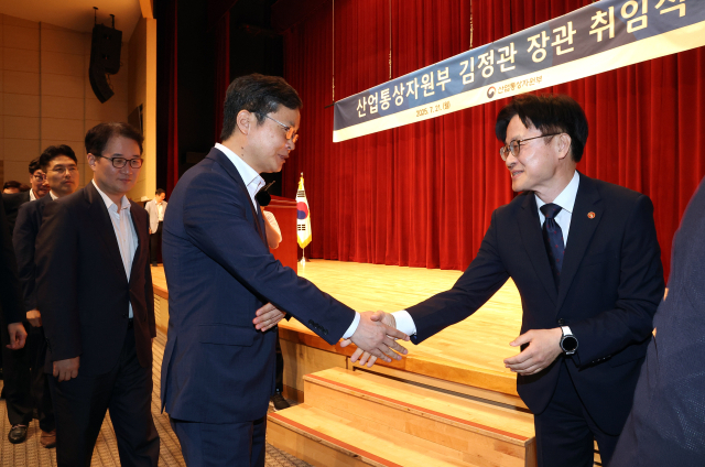 ‘기업인’ 면모 보인 김정관 “가짜 일 말고 진짜 일 하자”[Pick코노미]