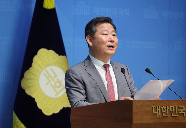 이철규 국민의힘 의원이 22일 서울 여의도 국회 소통관에서 순직해병특검 수사 관련 입장 발표 기자회견을 하고 있다. 연합뉴스