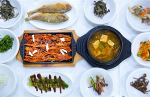 "점심엔 햄버거, 저녁엔 치맥"…요즘 '한식당' 왜 안 보이나 했더니