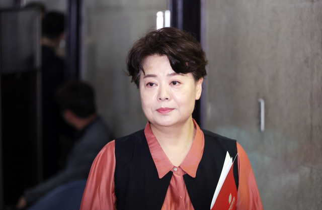 윤희숙 국민의힘 혁신위원장이 이달 17일 서울 여의도 국회 본청으로 들어서고 있다. 연합뉴스