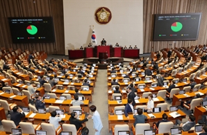 [속보] ‘3년 일몰’ 화물차 안전운임제법, 국회 본회의 통과