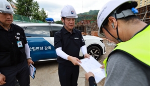 취임 이틀 만에 안전감독 사업장 ‘두 배’…‘불도저’ 노동 장관