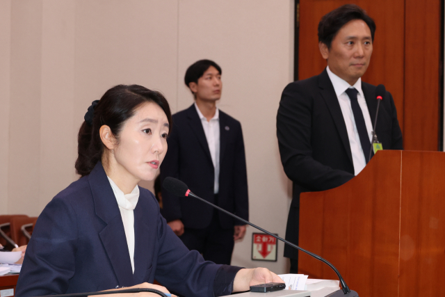 강선우 여성가족부 장관 후보자가 14일 국회 여성가족위원회에서 열린 인사청문회에서 위원의 질문에 답하고 있다. 연합뉴스