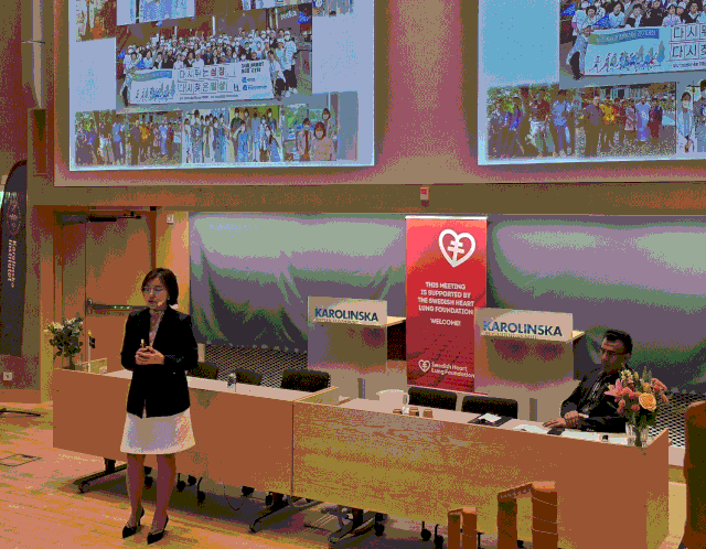 스웨덴 스톡홀름 카롤린스카 대학병원에서 열린 학회(Karolinska shock day)에 연사로 초청된 인천세종병원 김경희 심장이식센터장(심장내과)이 인공지능(AI) 기반 심전도 진단 설루션을 발표하고 있다. 사진제공=인천세종병원
