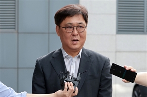 최휘영 딸 '아빠 찬스' 받았나…국힘 "네이버 美자회사 취직해 영주권 획득"
