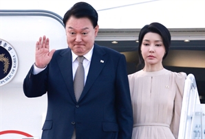 "돈 한 푼 없어서 아무것도 못 사"…영치금 호소하던 尹, 공개된 재산 보니