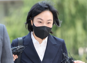 김건희 특검, '건진 청탁' 관련 유경옥 전 행정관 소환조사