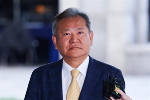 이상민 전 장관 특검 출석…특검, 언론사 단전·단수 의혹 추궁