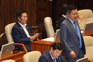 [사설] “내란재판부 도입” “野 45명 제명”…巨與 강성 지지층만 바라보나