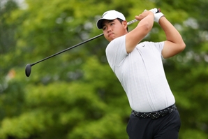 180m 샷 이글…김주형 3M 오픈 컷 통과