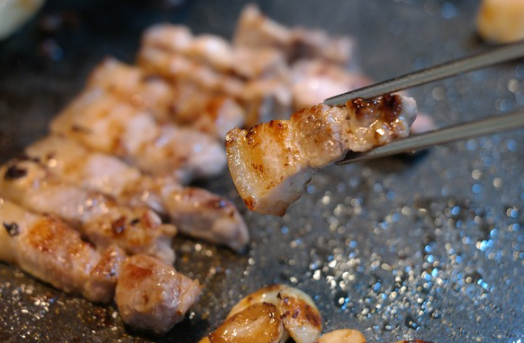 '먹고 싶은 거 다 먹었는데 살 빠지네'…아침만 굶어도 이런 효과 나타나다니