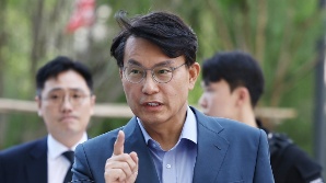 윤상현 의원, 특검 출석…'尹공천개입 공범' 의혹