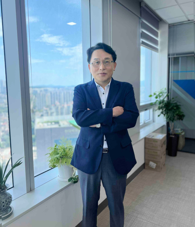 배성환 뉴엔AI 대표는 27일 서울 강남구 사무실에서 포즈를 취하고 있다.사진제공=뉴엔AI
