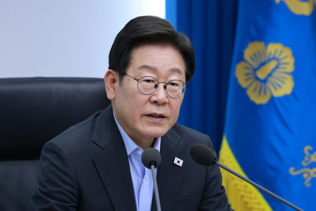 이재명 대통령이 24일 서울 용산 대통령실 청사에서 열린 5차 수석·보좌관 회의에서 발언하고 있다. 연합뉴스