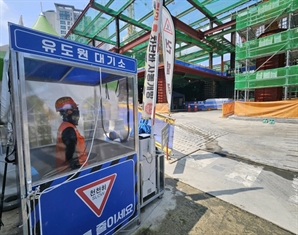 "폭염 대책을 세워라"…삼성물산, 2분 거리마다 휴게시설 운영