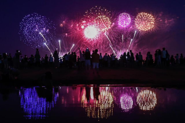 화려한 불꽃 쇼 등을 선보이는 ‘부산바다축제’가 8월1일부터 3일까지 다대포해수욕장에서 열린다. 사진제공=부산시