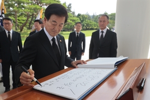 北 쏘아붙이자…鄭 "한미훈련 조정 건의"