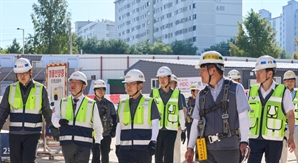 정경구 HDC현산 대표, 청주 공사현장 찾아 안전 점검