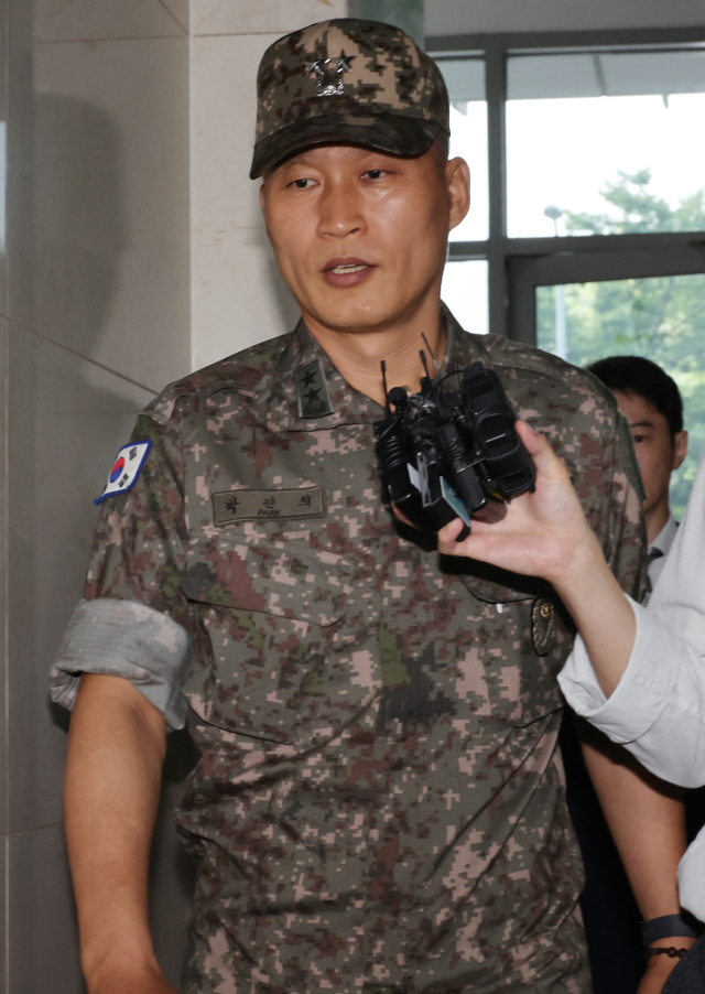 이종섭 전 국방부 장관의 최측근 참모였던 박진희 전 군사보좌관(현 육군 소장)이 28일 서울 서초구 순직해병특검 사무실에 출석하고 있다. 연합뉴스