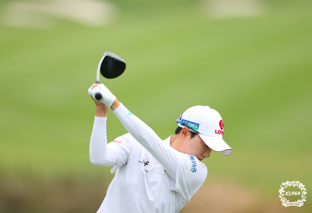 티샷을 하고 있는 김효주. 사진 제공=KLPGA