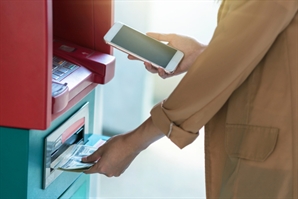 "ATM 앞에서 '이것' 하면 불법입니다"…보이스피싱 막는 日 '특단 대책' 뭐길래