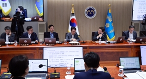 李대통령 "산재반복기업, ESG강화·대출규제 검토하라"