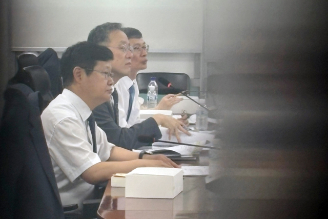 이형일 기획재정부 1차관(왼쪽 두번째)이 29일 서울 여의도 국회 의원회관에서 열린 세제 개편안 마련을 위한 비공개 당정협의회에서 발언하고 있다. 2025.7.29 연합뉴스