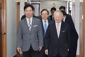 "사회적 대화 필요" …재계 큰 어른 손경식  이달만 8차례 읍소