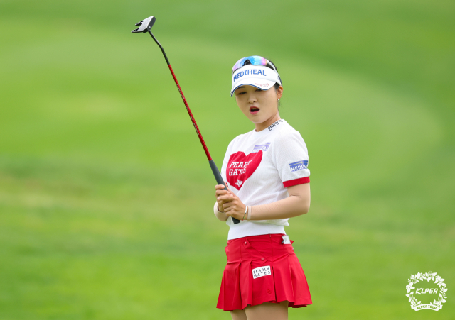 상금 랭킹 1위에 올라 있는 이예원. 사진 제공=KLPGA