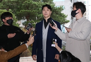 박수홍, 법적 다툼 중인 업체에 협박 혐의로 고소당해