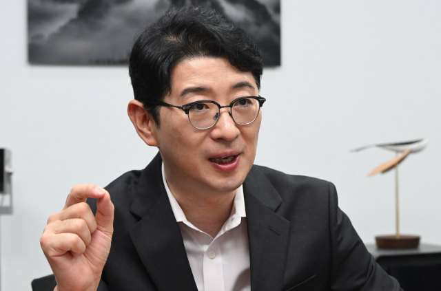 국민의힘 대표 선거에 출마한 주진우 의원이 30일 국회 의원회관에서 서울경제신문과 만나 인터뷰를 하고 있다. 오승현 기자