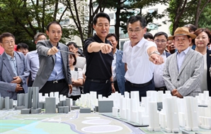 목동 찾은 오세훈 "재건축 최대 7년 앞당길 것"[집슐랭]