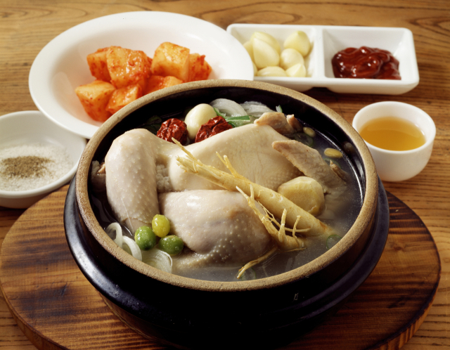 "삼계탕 한그릇에 얼마라고요?"…복날 음식점 계산서 보고 '깜짝'