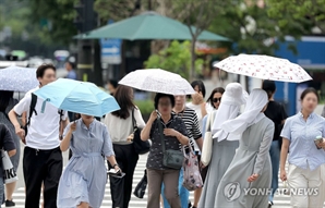 '에어컨 빵빵' 모텔 가족룸 만실, 새벽 출근에 몰캉스족까지 …폭염이 만든 '여름 新풍속도'