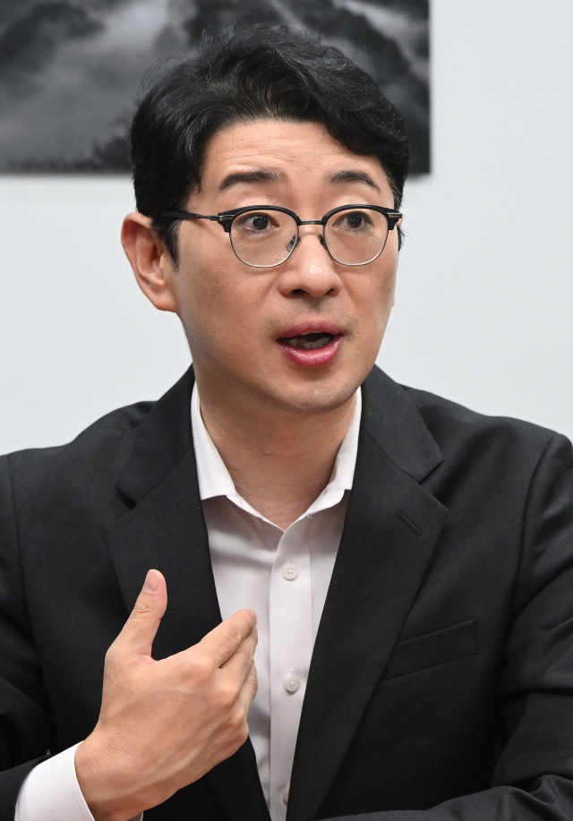 국민의힘 당 대표 선거에 출마한 주진우 의원이 30일 국회 의원회관에서 서울경제신문과 만나 인터뷰를 하고 있다. 오승현 기자