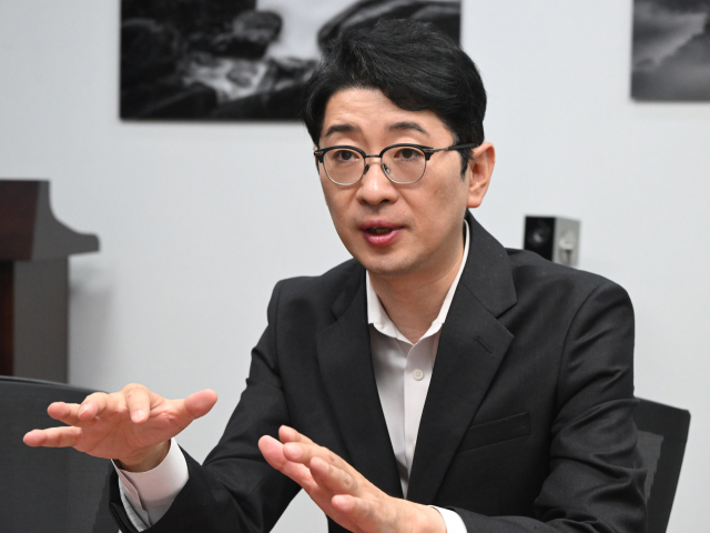 국민의힘 당 대표 선거에 출마한 주진우 의원이 30일 국회 의원회관에서 서울경제신문과 만나 인터뷰를 하고 있다. 오승현 기자