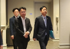 [속보] 협상단 "對美 금융 패키지 2000억 달러, 日 5500억 달러와 유사"