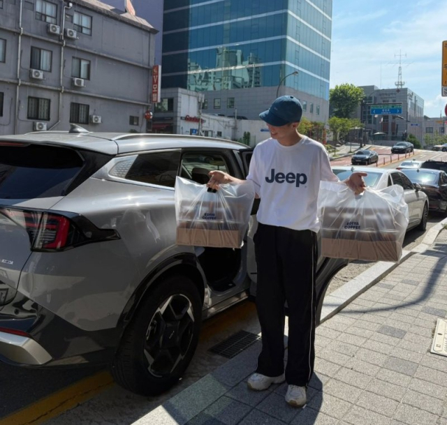 민생회복 소비쿠폰으로 강원 춘천 지역 소방서에 커피 100여 잔을 전달한 시민의 사연이 30일 알려졌다. 뉴스1