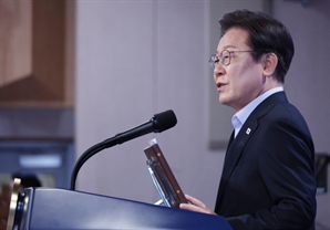 안보 빠진 관세담판…트럼프, 회담자리서 방위비 청구서 내밀듯