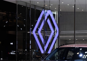 닛산 추락에 발목 잡힌 르노…"재정난으로 올해 신규 채용 중단"