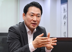 장동혁 "잘 싸우는 정당 만들 것…내부 총질자, 당 떠나라"[인터뷰]