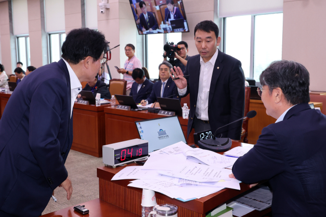 방송법·지역구 물어볼 땐가…법사위서 ‘30분’ 다뤄진 노란봉투법