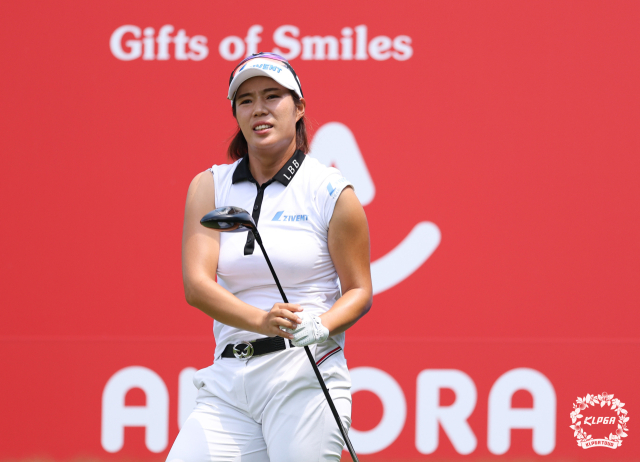 공동 선두에 나선 최민경. 사진 제공=KLPGA