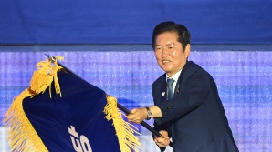 '강성' 정청래 與 지도부 출범…對野 공세 더 세진다 [민주 당대표 선출]
