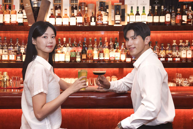 백화점 최초 칵테일바 입점… 신세계百, '슈퍼스타' 오픈